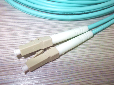 万兆专用光纤跳线 高速网络连接的可靠选择